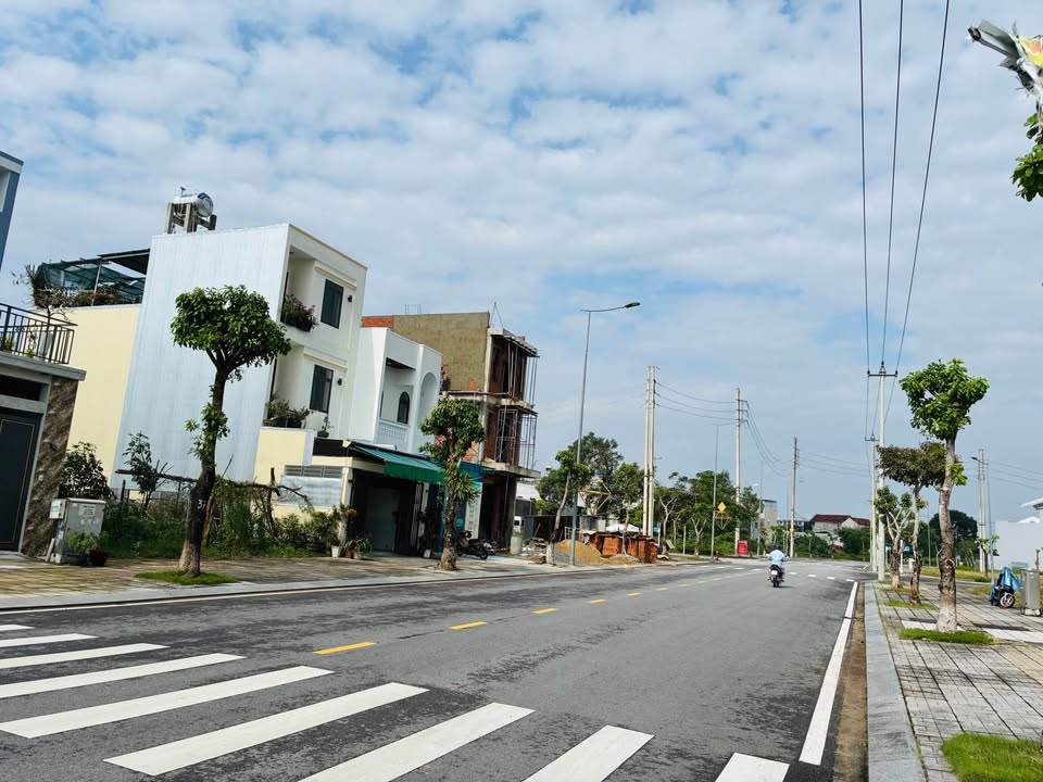 Đất mặt tiền Nguyễn Tri Phương Quảng Ngãi 85m² giá 2.1 tỷ - Vị trí kinh doanh đắc địa!