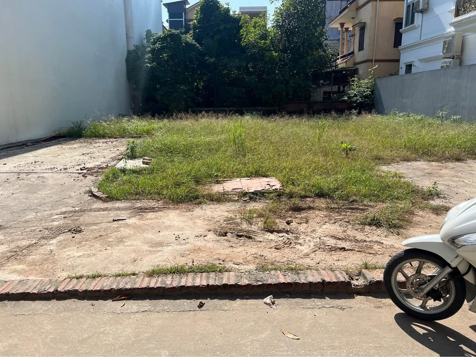 Đất nền Thạch Bàn 100m² giá 9.2 tỷ - Sổ đỏ chính chủ ngay trung tâm!