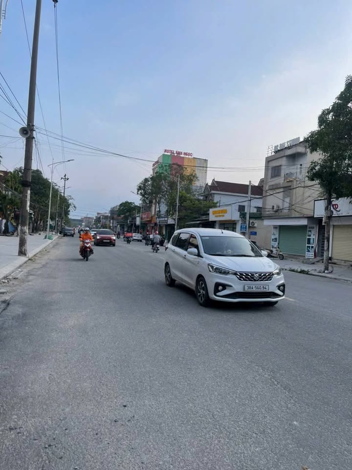 Bán nhà 3 tầng mặt đường Nguyễn Công Trứ, TP Vinh 76m² - Vị trí đắc địa cho kinh doanh!