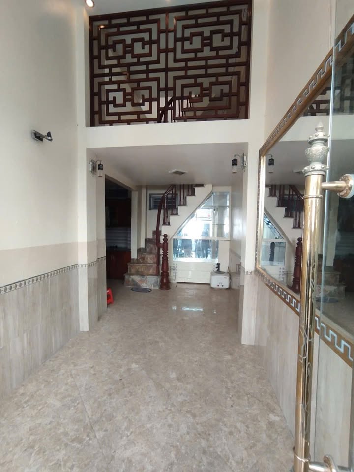 Căn nhà FrontHouse 3,5 tầng đường Máy Chai 22m² giá 2.2 tỷ - Kinh doanh sầm uất!