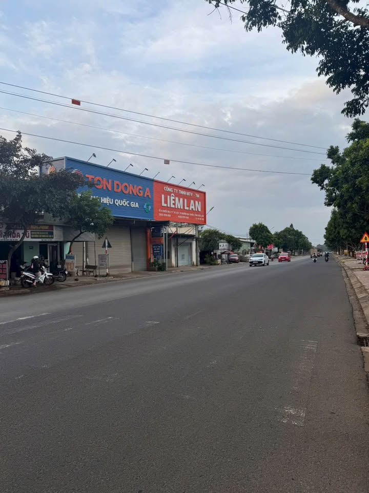 Nhà phố Tân Lợi Buôn Ma Thuột 120m² giá 2.3 tỷ - Hẻm cấp 1, ô tô né nhau thoải mái!