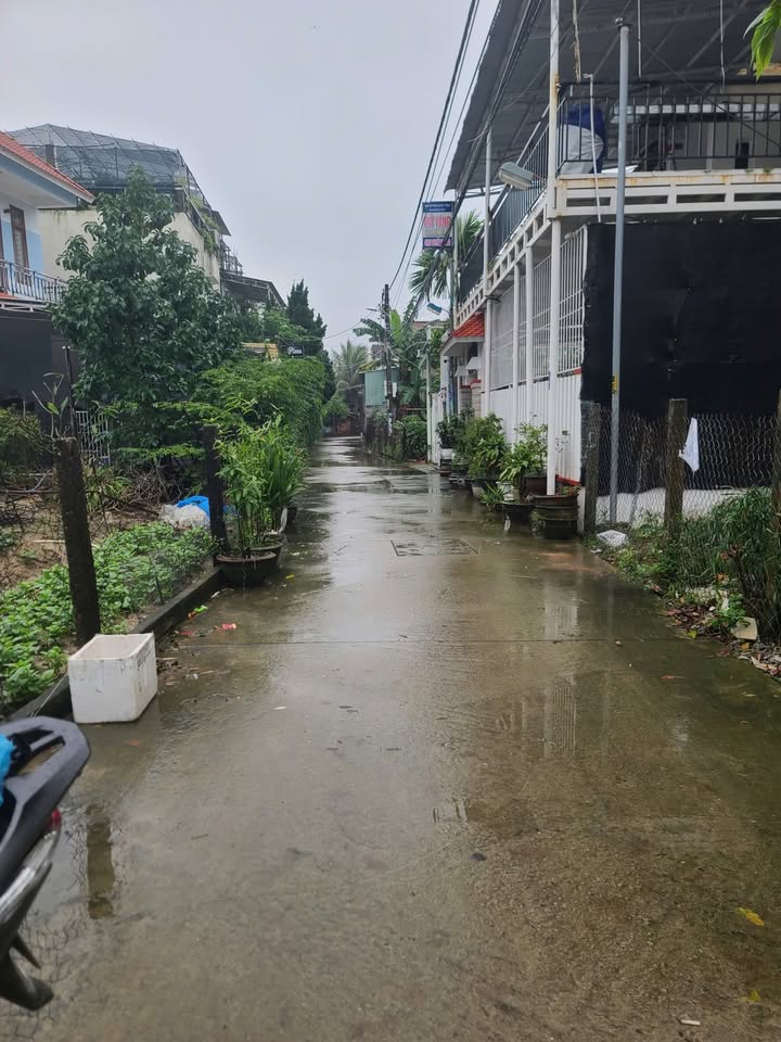 Đất đẹp Kiệt Lê Thánh Tông Hội An 300m² giá 8 tỷ - Ngang rộng 10m, ô tô vào tận nơi!