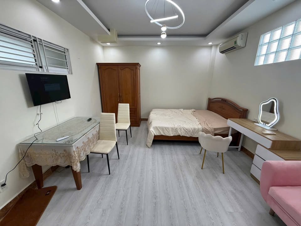 Nhà nhỏ cho thuê tại Bình Thạnh 30m² - Full nội thất, thang máy tiện lợi!