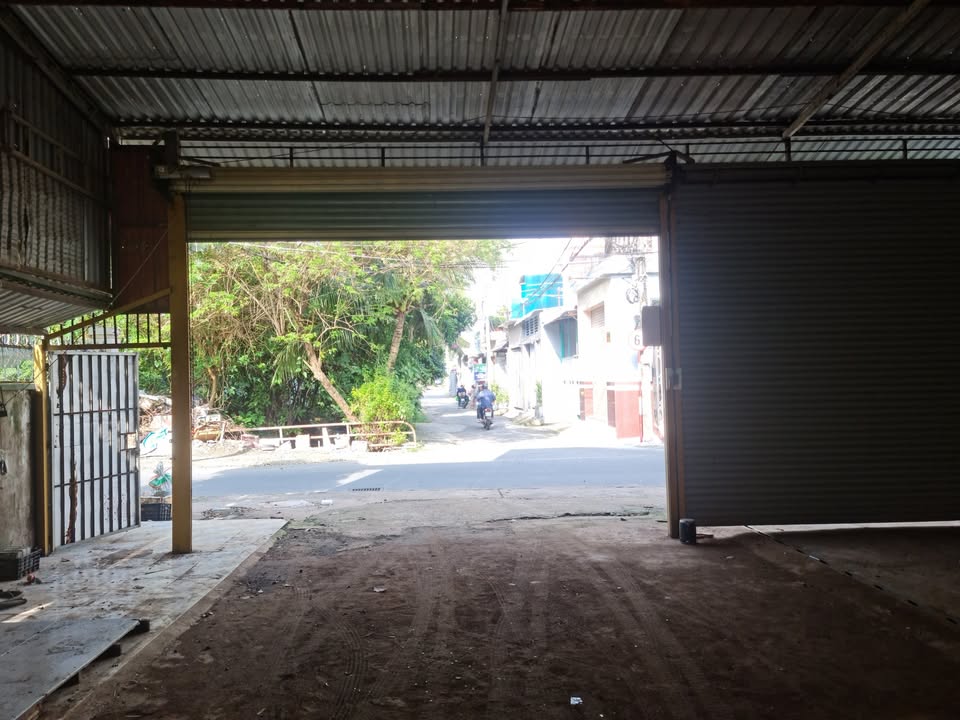 Nhà xưởng cho thuê 300m² tại hẻm 91 Cách Mạng Tháng Tám, Bình Thủy - Giá chỉ 12 triệu/tháng!