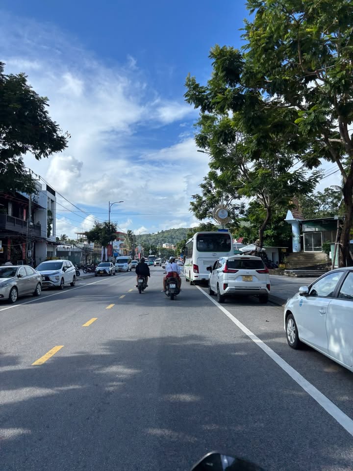 Đất nền Phú Quốc 315m² giá 6.3 tỷ - Hướng biển, xây tối đa 10 tầng!