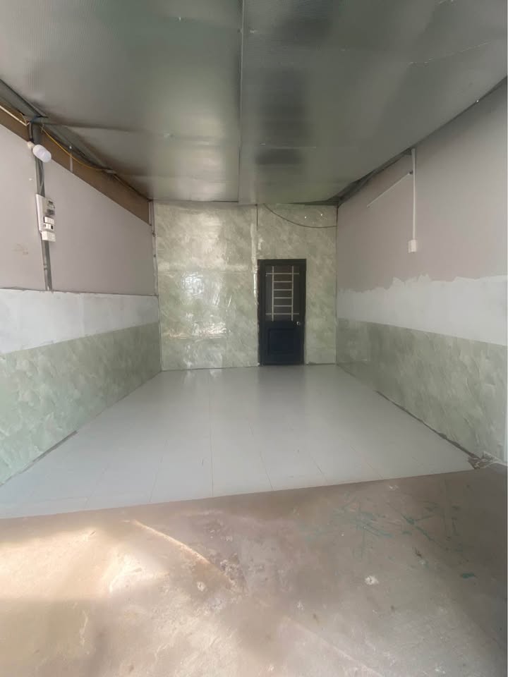 Cho thuê kho tại KDC Bình Nhựt, đường Võ Văn Kiệt - Giá chỉ từ 2 triệu/tháng!