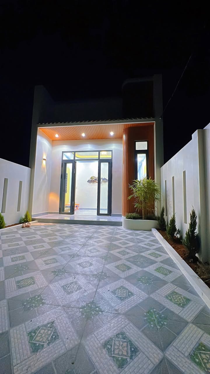 Nhà mới hoàn thiện tại Phú Khương, Bến Tre 101m² giá 1.39 tỷ - Tặng nội thất cao cấp!