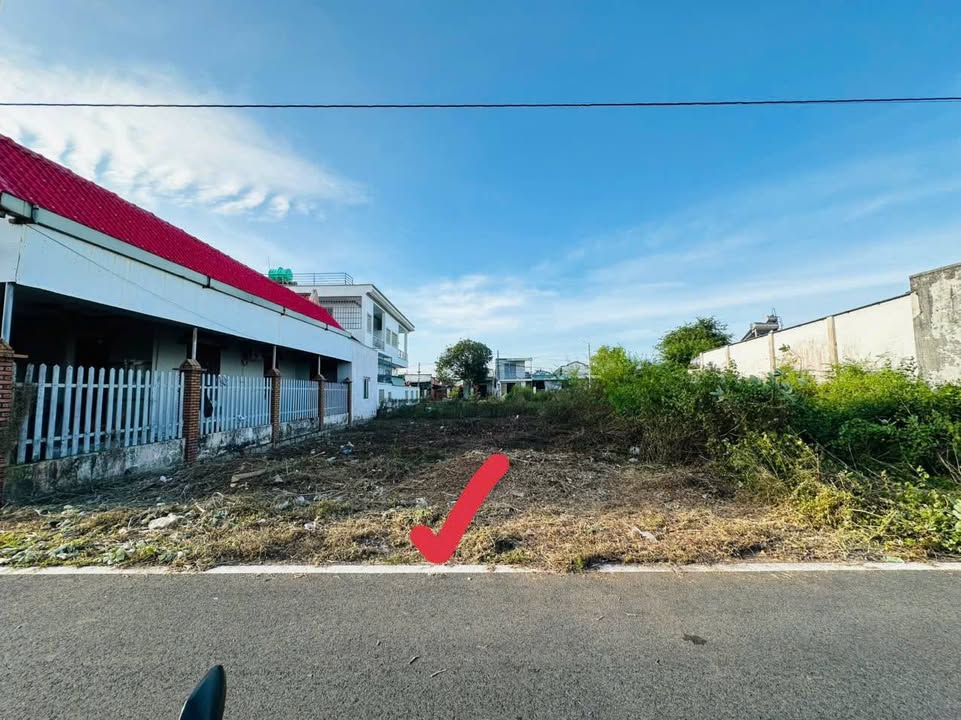 Đất thổ cư Lộc An 200m² giá 2.75 tỷ - Vị trí đẹp, tiện ích đầy đủ!