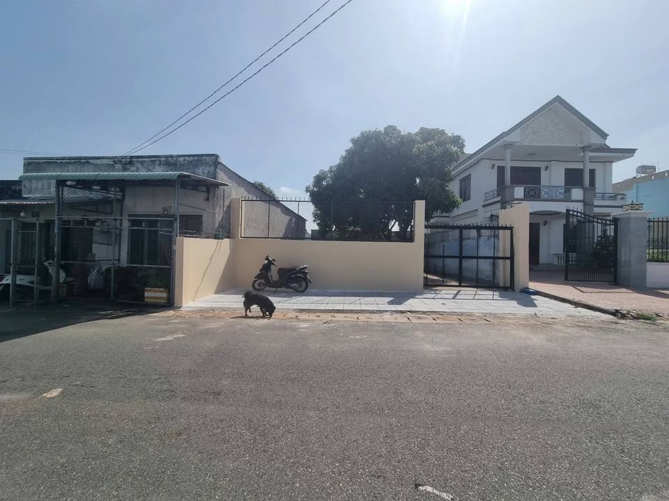 Bán lô biệt thự mặt tiền đường Ngô Gia Tự, xã Long Điền, 200m² giá 2.7 tỷ - Cơ hội đầu tư tốt!