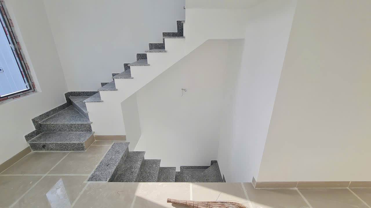 Bán FrontHouse Đường Âu Cơ Nha Trang 28.7m² giá 8 tỷ - Căn góc hai mặt tiền đắc địa!