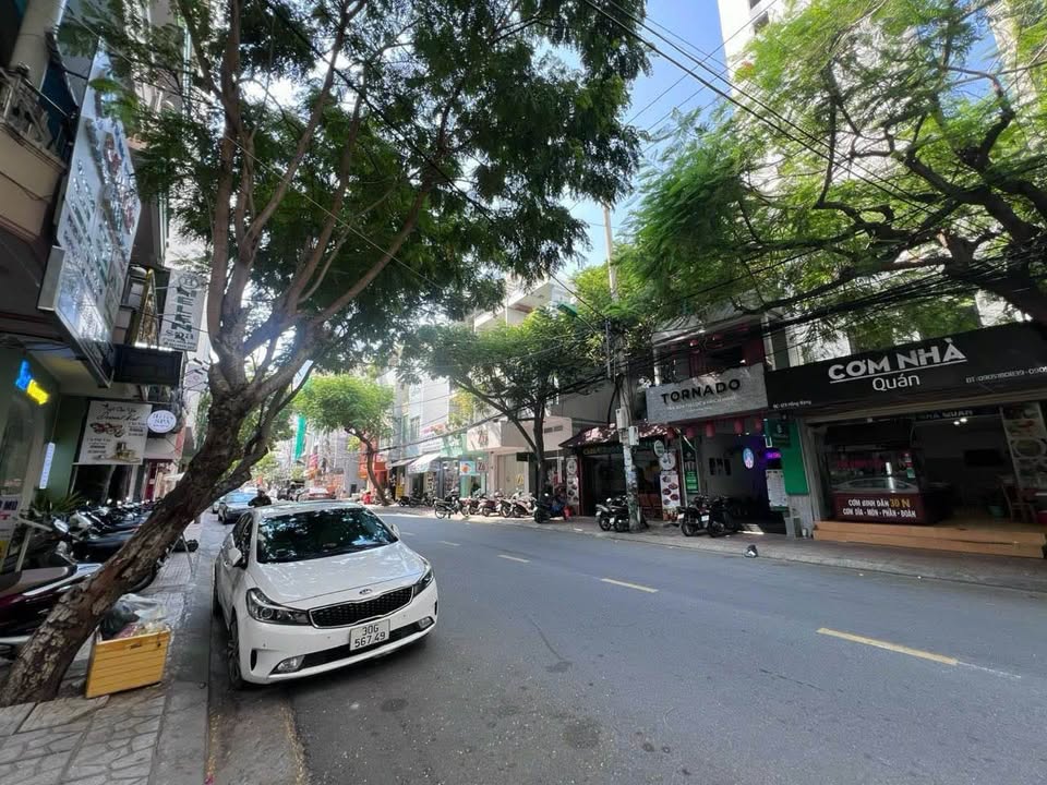 Nhà phố Tân Lập Nha Trang 123m² giá 30.69 tỷ - Vị trí đắt giá gần biển!