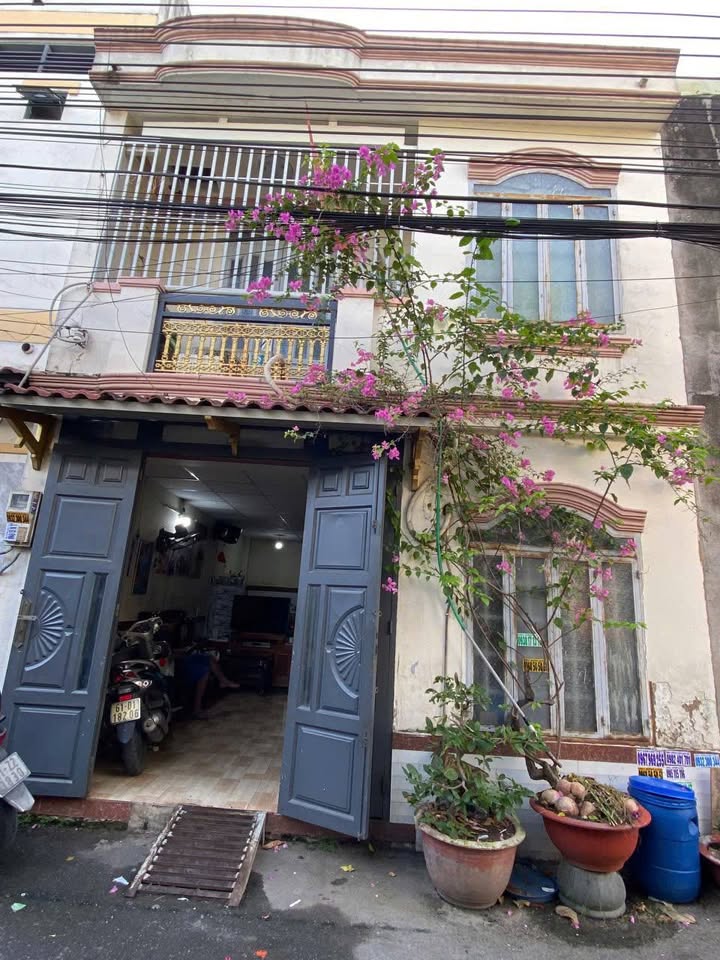 Nhà riêng Dĩ An 41m² giá 1.4 tỷ - Sổ chung, hẻm thông thoáng!