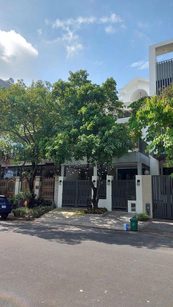 Biệt thự Nam Thông 3, Phú Mỹ Hưng 126m² giá 48.5 tỷ - Đầu tư sinh lời với hợp đồng thuê 65 triệu/tháng!