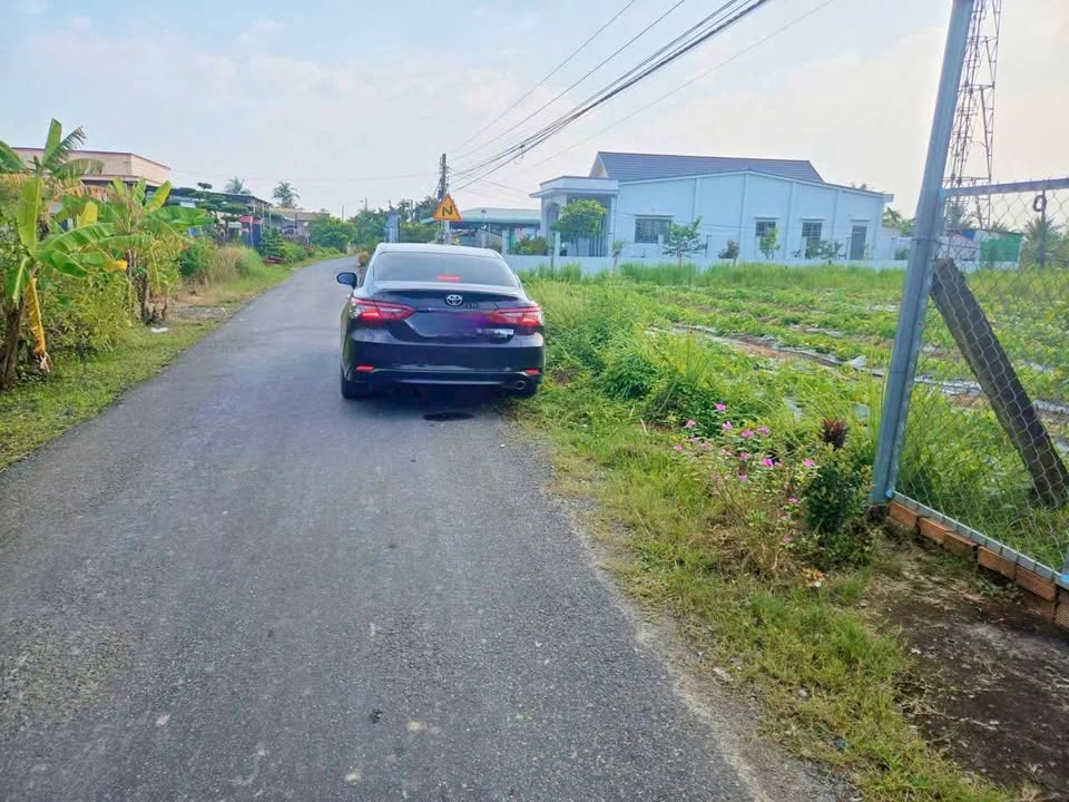 Đất mặt tiền Nhựa Nhựt Chánh, Bến Lức, Long An 2700m² giá 11 tỷ - Cơ hội đầu tư sinh lời!