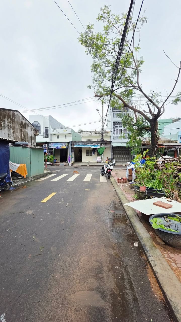 Nhà mặt tiền 1,5 tầng Quang Trung Quy Nhơn 40.8m² giá 2.8 tỷ - Sổ đỏ chính chủ!