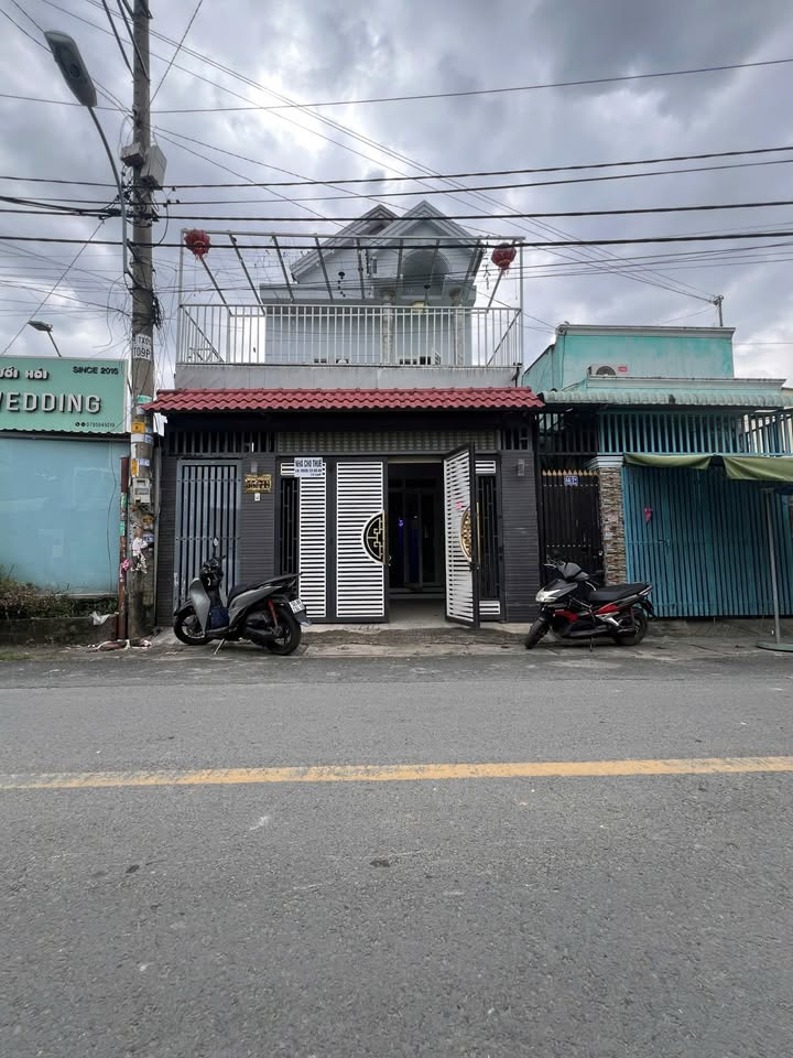 Cho thuê mặt tiền Tân Xuân 1, Hóc Môn 154m² giá 11.5 triệu - Nội thất đầy đủ, hợp đồng lâu dài!