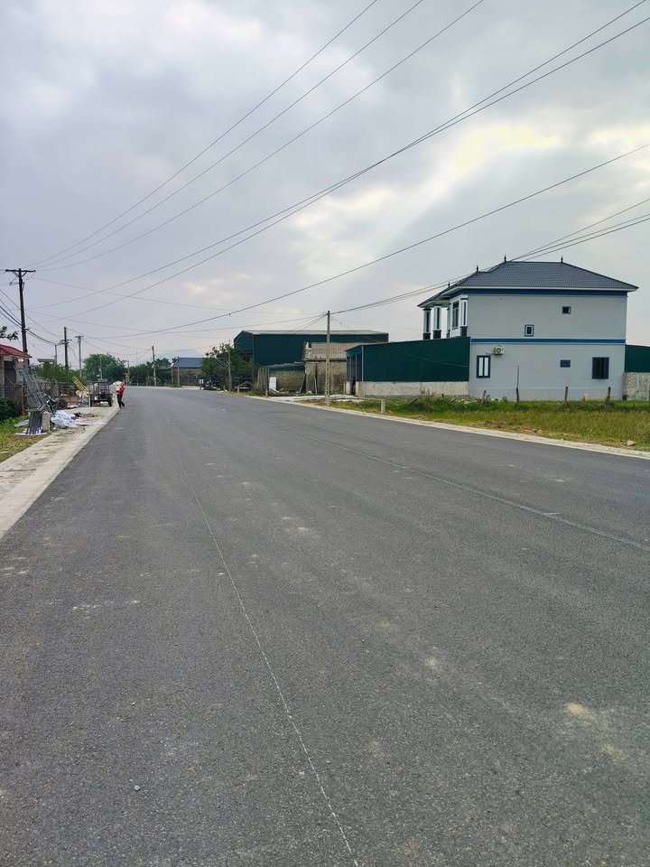 Đất 3 mặt tiền Quốc lộ 8C, xã Thiên Cầm, 150m² giá 2.5 tỷ - Cơ hội đầu tư hấp dẫn!