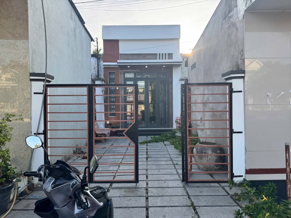 Nhà cấp 4 đường Cao Văn Lầu 124m² giá 1.7 tỷ - Full thổ cư, sẵn sàng ở ngay!