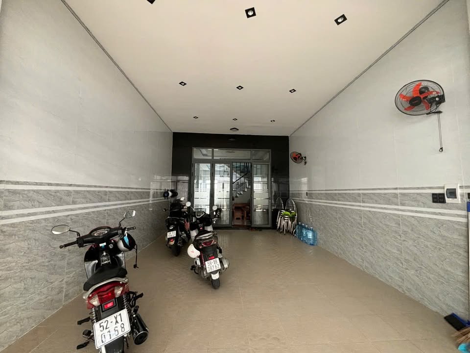 Nhà đẹp tại đường 160, P.Tăng Nhơn Phú A, Quận 9, 112m² giá 9 tỷ - Sẵn sàng vào ở ngay!