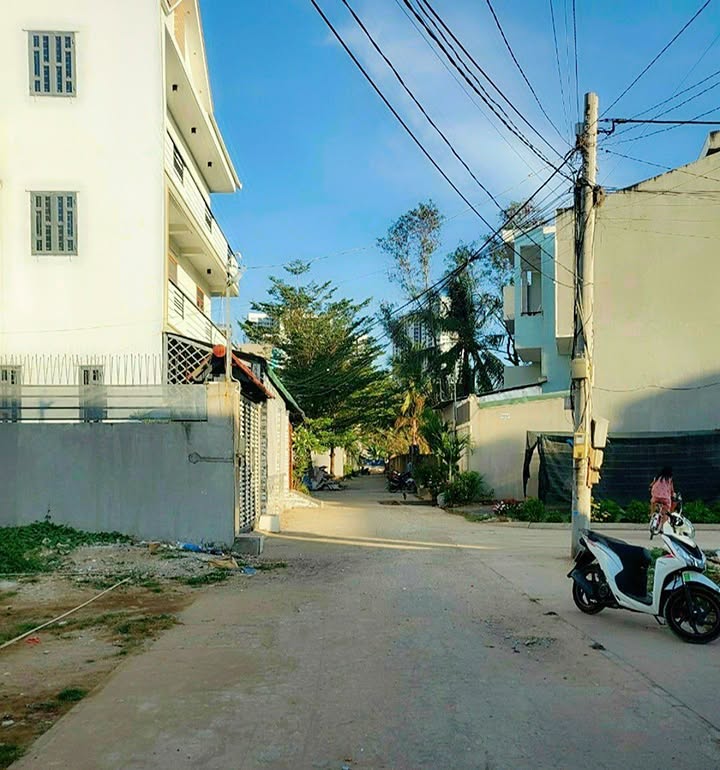 Đất thổ cư Nguyễn Xiển Q9 101,4m² giá 3,8 tỷ - Sổ đẹp, vị trí đắc địa!