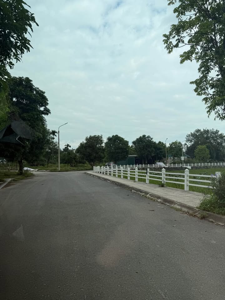 Đất Lô Góc Hồ Sen Linh Sơn 109m² - Giá Tốt Chính Chủ Bán Gấp!