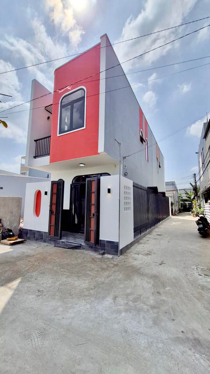 Nhà đẹp 2 tầng góc 2 mặt tiền khu dân cư 923 - Cần Thơ giá 2.52 tỷ