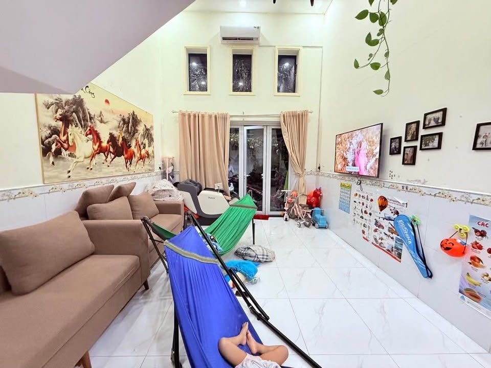 Nhà 2 tầng Trung Mỹ Tây, Quận 12, 65m² giá 2.3 tỷ - Sổ hồng chính chủ