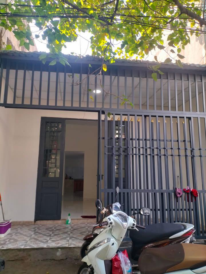 Nhà riêng hẻm 76 Trần Thị Dương Dĩ An 50m² giá 1.58 tỷ - Vị trí thuận lợi, gần chợ và trường học!