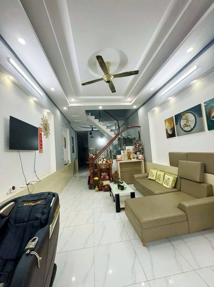 Nhà mặt tiền Nguyễn Công Trứ, phường Đông Hòa, 92m² giá 6 tỷ - Thương lượng ngay!