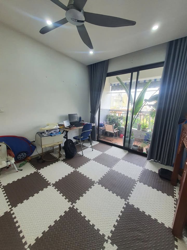 Căn hộ góc NC2 Cầu Bươu 78m² giá 4.7 tỷ - Nội thất đầy đủ, view hồ thoáng mát!