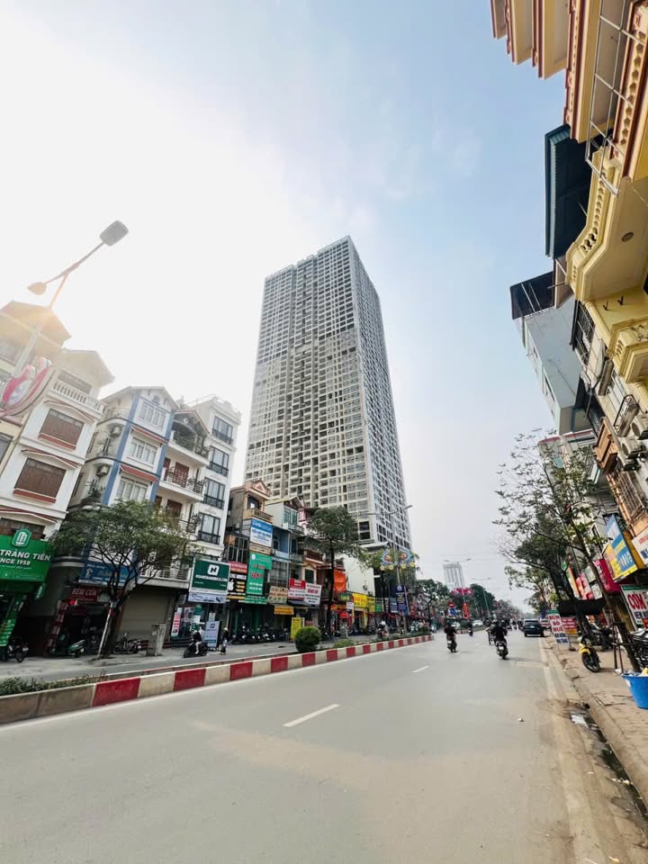 Nhà mặt phố Vạn Phúc, Hà Đông 65m² giá 20 tỷ - Vị trí kinh doanh sầm uất!