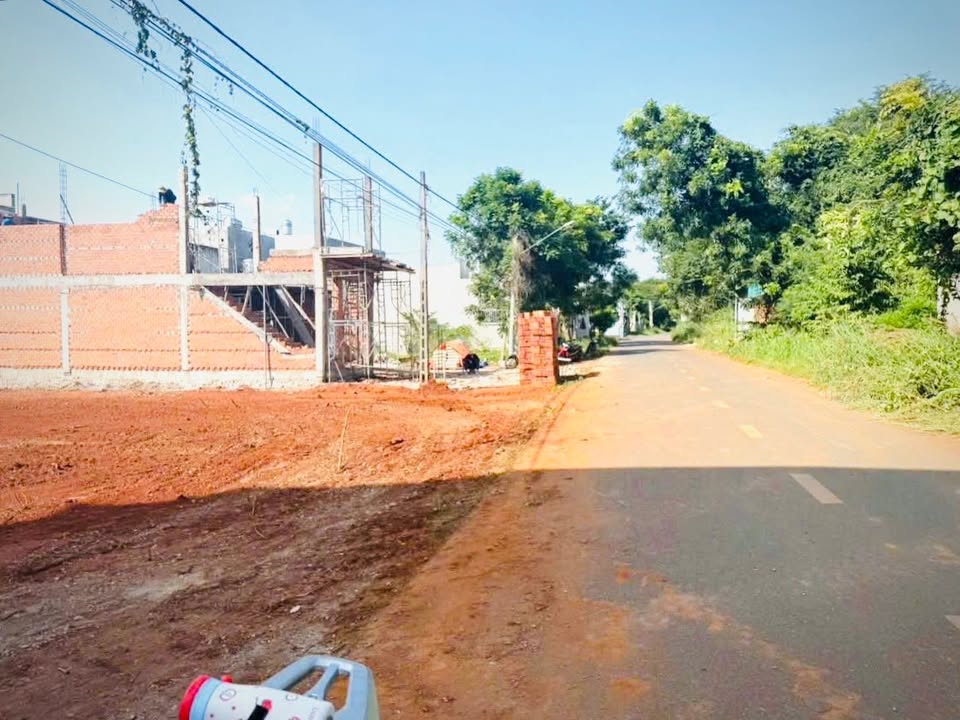 Bán gấp FrontHouse mặt tiền đường ĐT52, Hòa Long 80m² - Vị trí đắc địa cho kinh doanh!