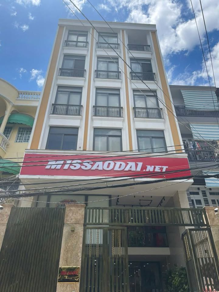 Cho thuê toà nhà 778 Nguyễn Kiệm, Phú Nhuận 540m² - Vị trí đắc địa cho kinh doanh!