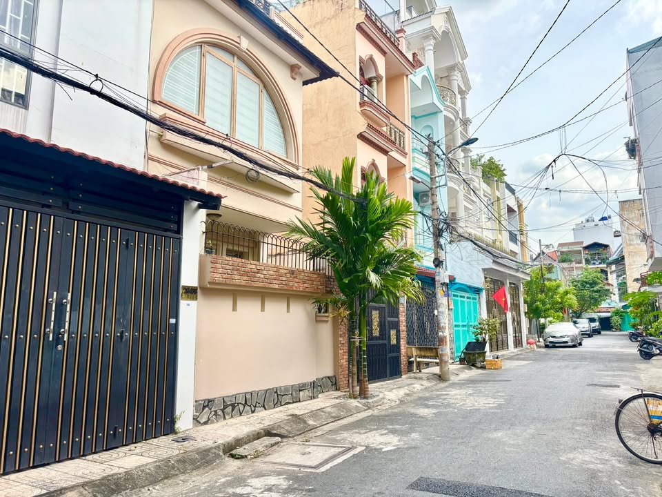 Biệt thự Vườn Lài, Tân Phú 128m² giá 17 tỷ - Khu VIP gần trường học!