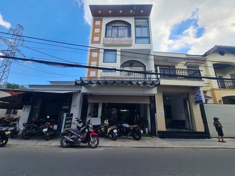Nhà nguyên căn 3 tầng mặt tiền Mẹ Nhu, Đà Nẵng - Diện tích 110m², giá thỏa thuận - Phù hợp kinh doanh mọi ngành nghề