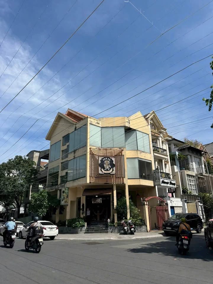 Cho thuê nhà mặt tiền Hoa Phượng, Phú Nhuận 112m² giá 100 triệu - Địa điểm lý tưởng cho kinh doanh!