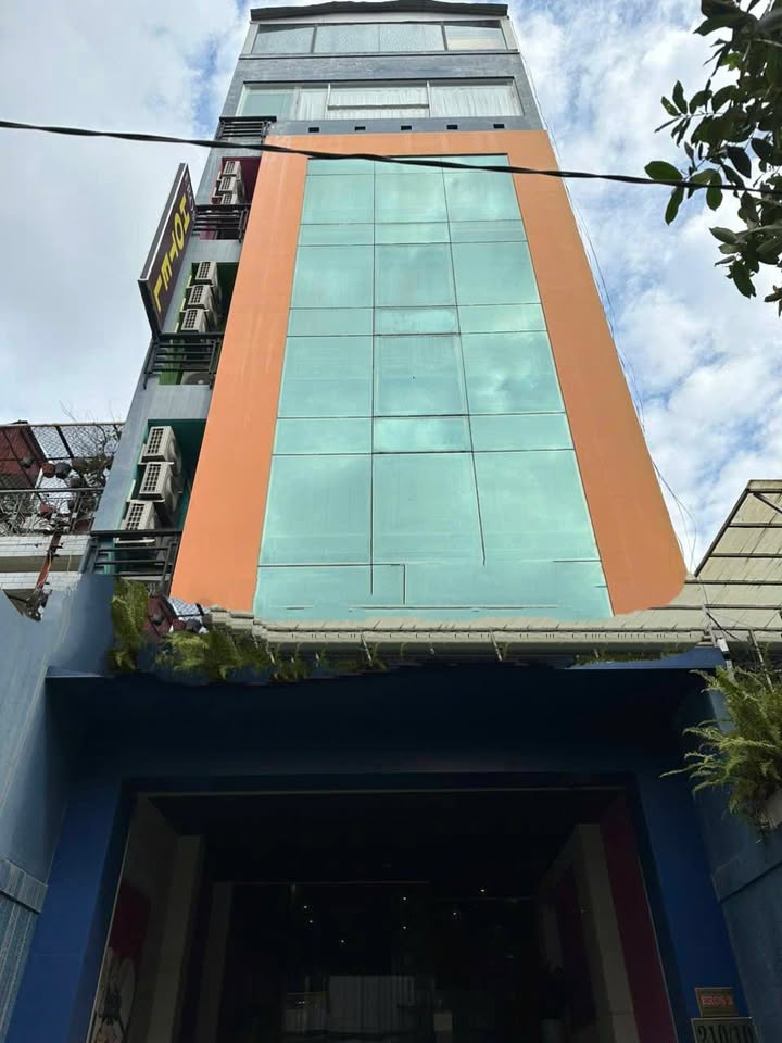 Khách sạn mặt tiền Cách Mạng Tháng 8, Quận 3, 198m² giá 78 tỷ - Kinh doanh hiệu quả!