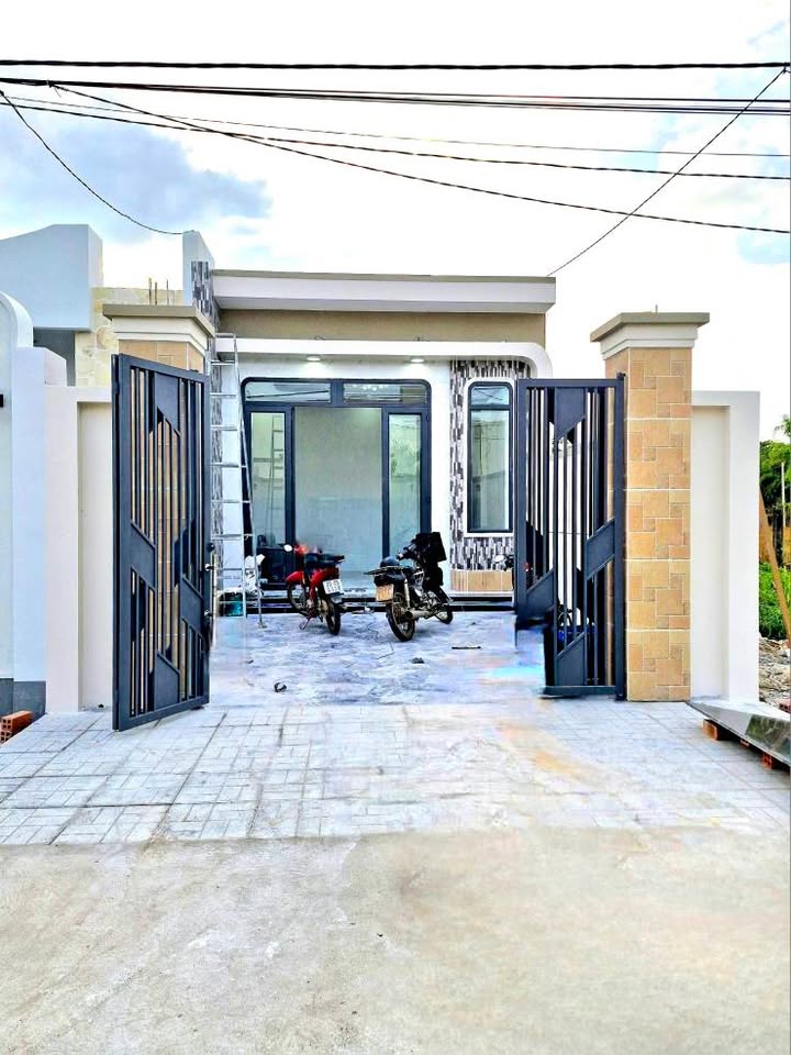 Nhà ở Hòa Thành, Tây Ninh 125m² giá 1.45 tỷ - Sẵn sàng vào ở ngay!