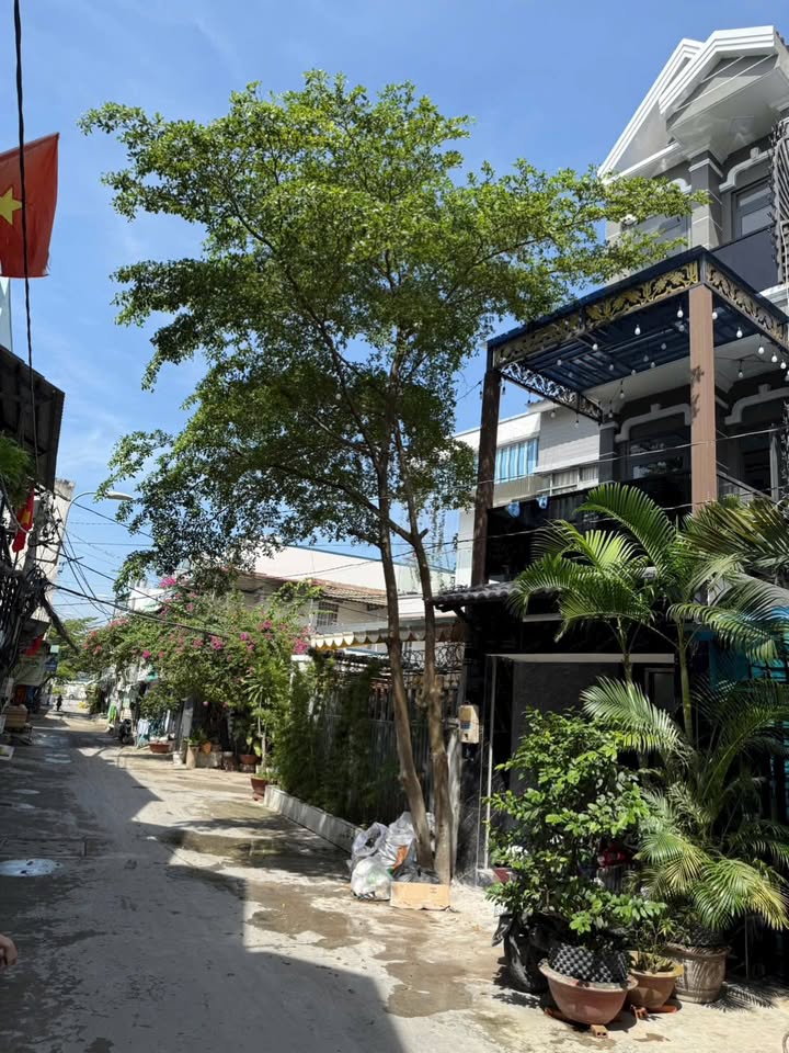 Nhà 3 tầng chính chủ tại Nhơn Đức, Nhà Bè - Giá 3.35 tỷ, gần Lê Văn Lương!