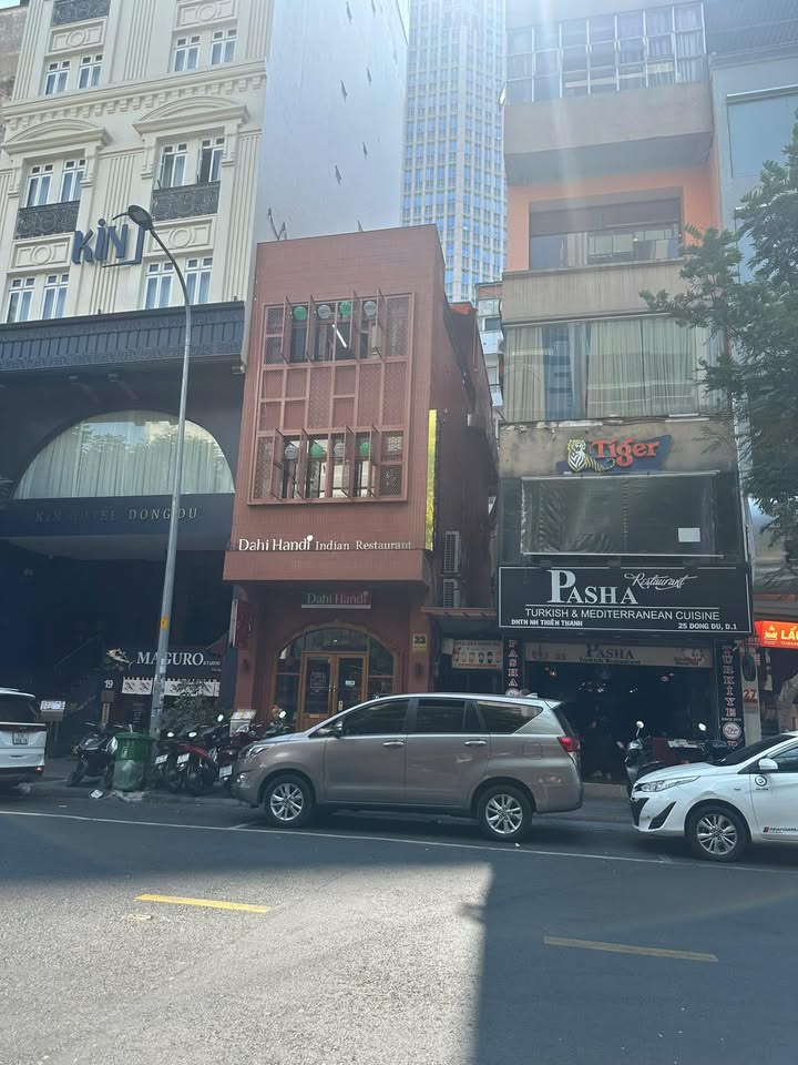 FrontHouse 23 Đông Du, Quận 1, 48m² giá 82 tỷ - Cơ hội đầu tư độc nhất!