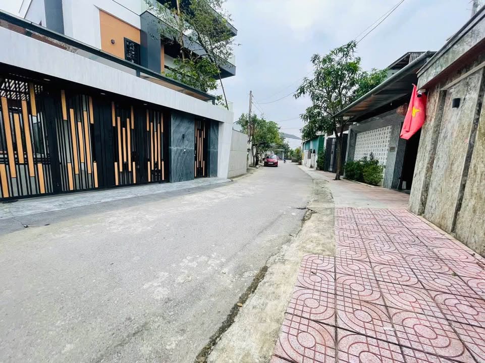 Đất nền khu biệt thự Thạch Quý 107m² giá 1.7 tỷ - Đường thông thoáng, ô tô tránh nhau!