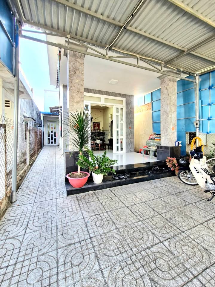 Nhà đẹp Hiệp Hòa, Hòa Thành 159.6m² giá chỉ 1.2 tỷ - Vào ở ngay!