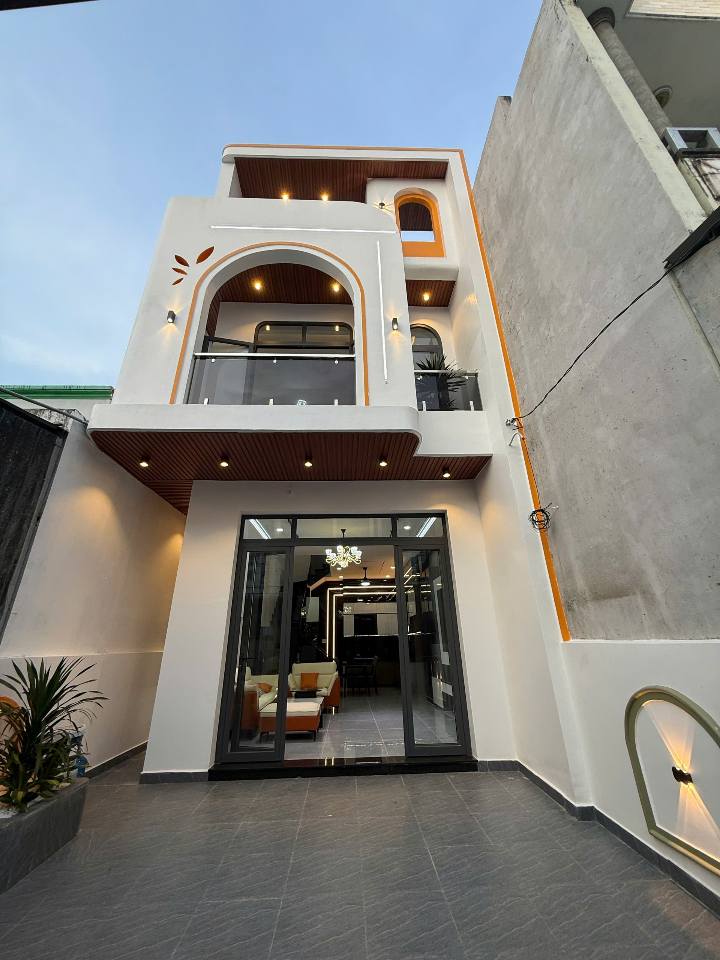 Nhà phố hiện đại 1 trệt 1 lầu tại Phước Lý, 5m² giá 2.78 tỷ - Sổ hồng riêng