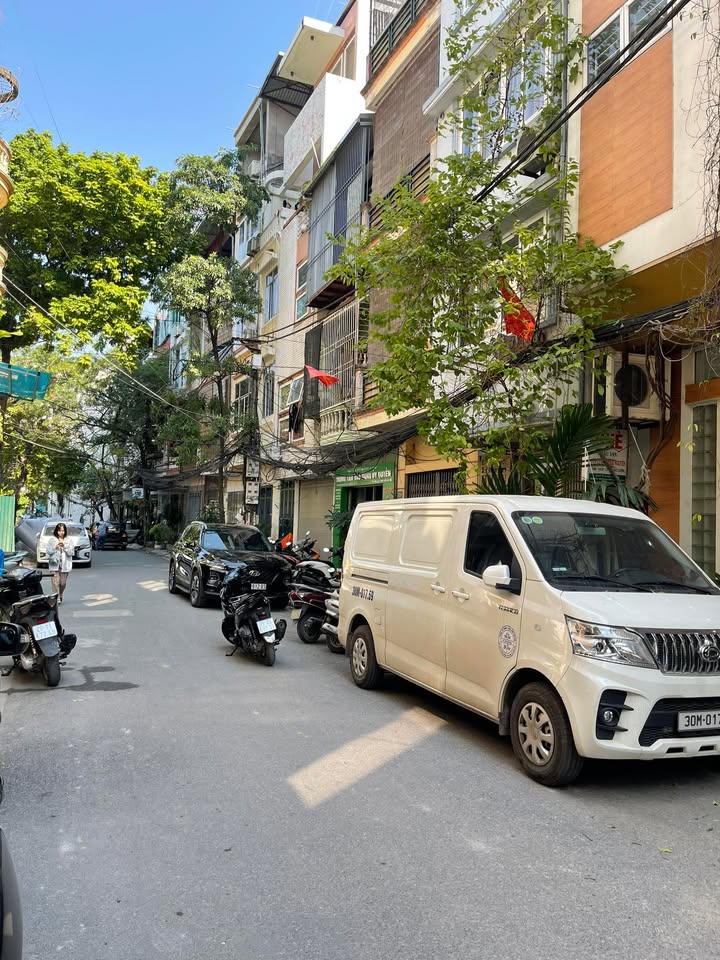 Nhà 6 tầng tại Thanh Xuân 40m² giá 13 tỷ - Ô tô đỗ cửa, full nội thất!