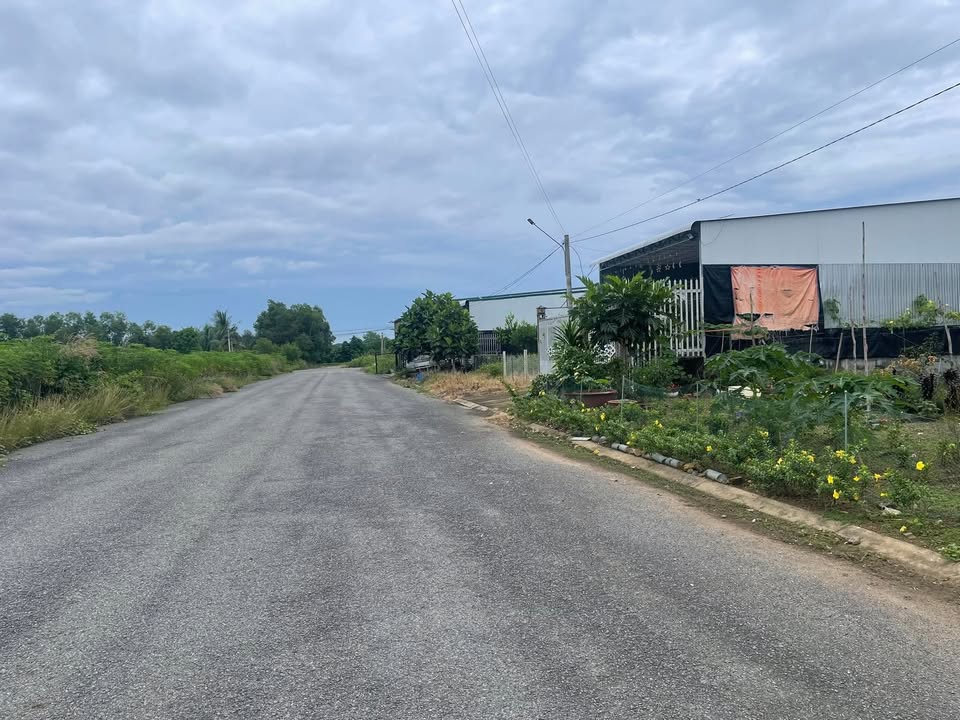 Đất thổ cư La Ngà 200m² giá chỉ 1.47 tỷ - Sổ riêng chính chủ!