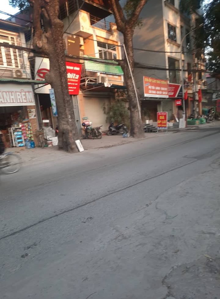 Đất mặt phố Đại Mỗ, Nam Từ Liêm 104m² giá 35 tỷ - Kinh doanh đa dạng, vị trí hiếm có!