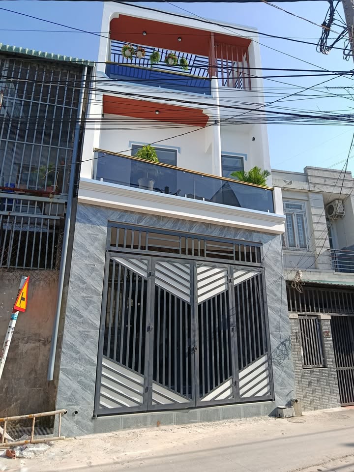 Nhà 3 tầng mới xây tại Thuận An, 120m² giá 3.55 tỷ - Kinh doanh lý tưởng!