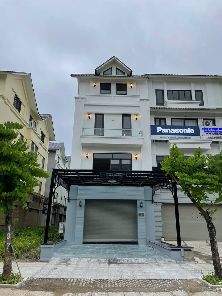 Shophouse cho thuê tại KĐT Geleximco Lê Trọng Tấn 144m² - Thiết kế mới tinh, thang máy hiện đại!