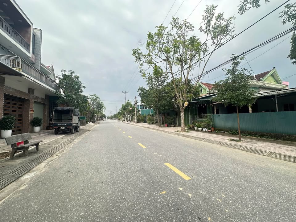 Lô góc 2 mặt tiền Kinh Doanh đường Lê Duy Điếm 120.5m² giá chỉ 3.9 tỷ - Cơ hội đầu tư tuyệt vời!