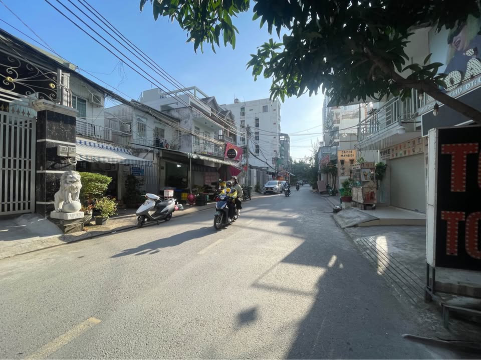 Đất Mặt Tiền Lê Thị Chợ, Quận 7 | 157m² giá 16.8 tỷ - Cơ hội đầu tư sinh lời cao!